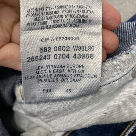 Levis 582 Jeans Mens 36 Button Fly Medium Wash Distressed 29 Inseam Vintage - Picture 12 of 13